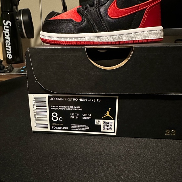 Jordan 1s retro high toddler - Picture 2 of 6